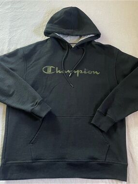 Champion Hoodie ‘Camo Logo’  size: XL